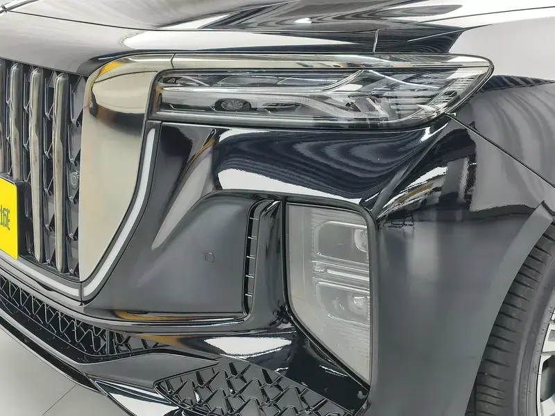 2024 Hongqi H9 с пробегом 18 800 км