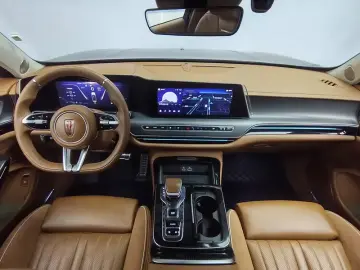 2024 Hongqi H9 с пробегом 18 800 км