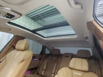 2024 Hongqi H9 с пробегом 18 800 км