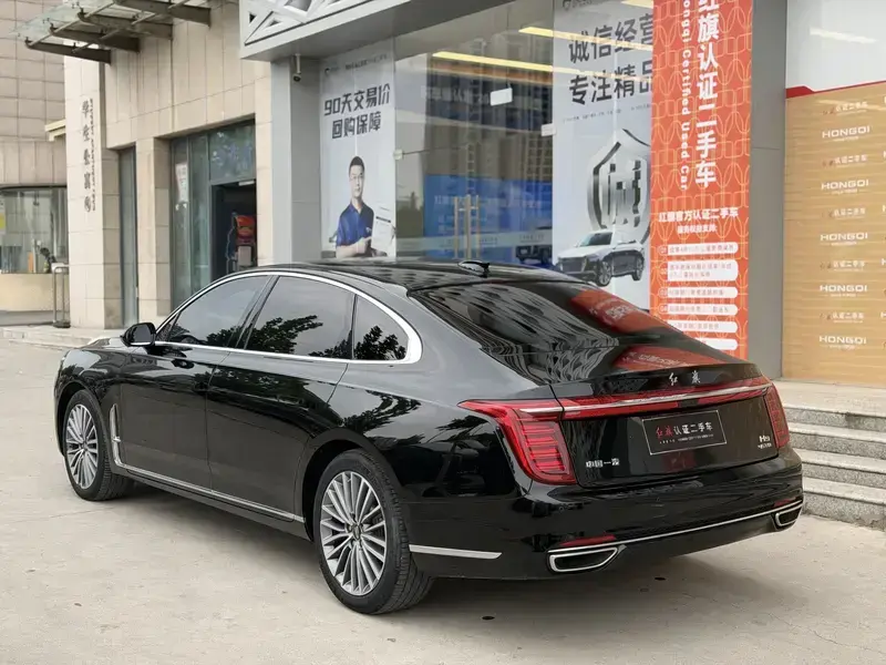 2020 Hongqi H9 с пробегом 25 000 км