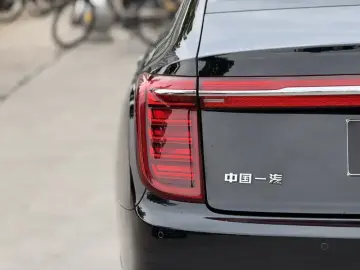 2020 Hongqi H9 с пробегом 25 000 км
