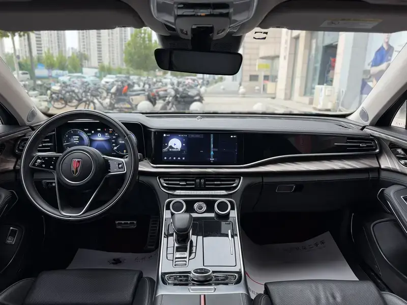 2020 Hongqi H9 с пробегом 25 000 км