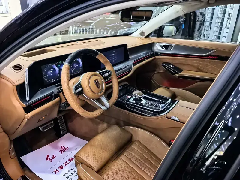 2025 Hongqi H9 с пробегом 9 000 км