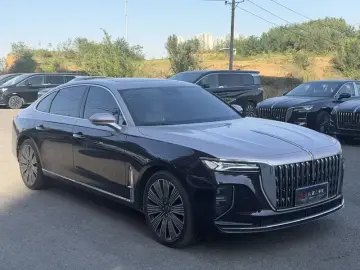 2025 Hongqi H9 с пробегом 4 000 км