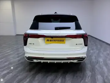 2022 Hongqi E-HS9 с пробегом 23 000 км