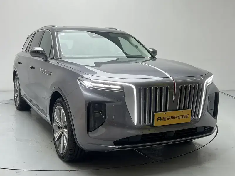 2022 Hongqi E-HS9 с пробегом 22 400 км