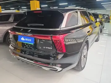 2022 Hongqi E-HS9 с пробегом 23 000 км