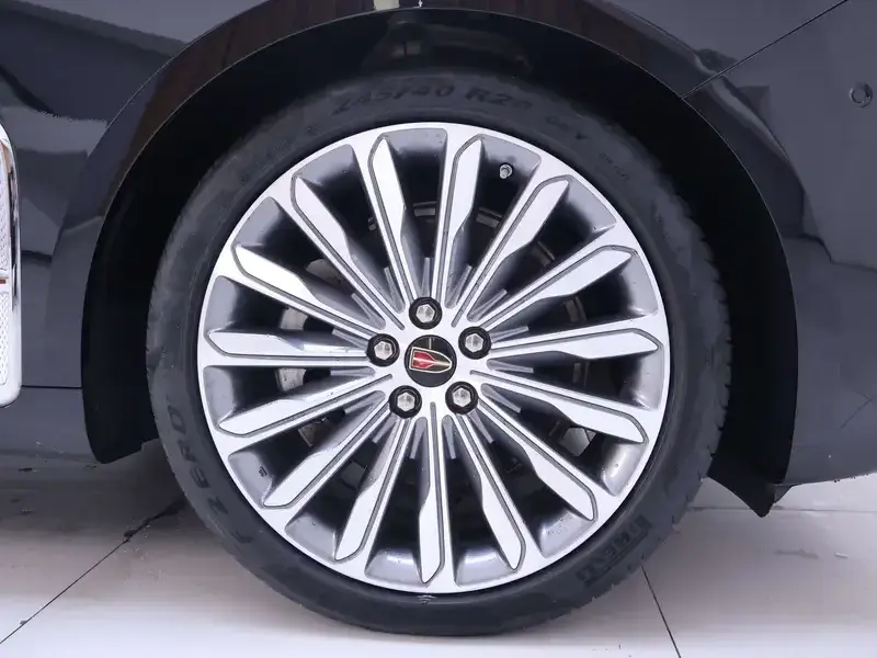 2020 Hongqi H9 с пробегом 37 900 км