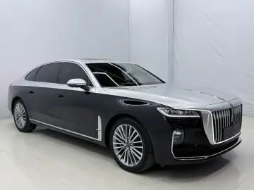 2022 Hongqi H9 с пробегом 14 000 км