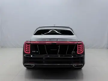 2022 Hongqi H9 с пробегом 14 000 км
