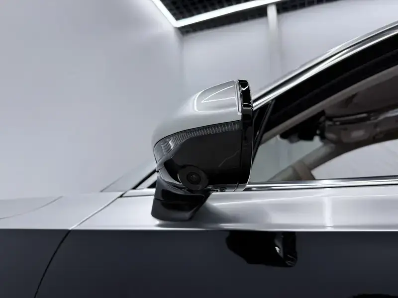 2022 Hongqi H9 с пробегом 14 000 км