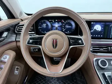 2022 Hongqi H9 с пробегом 14 000 км