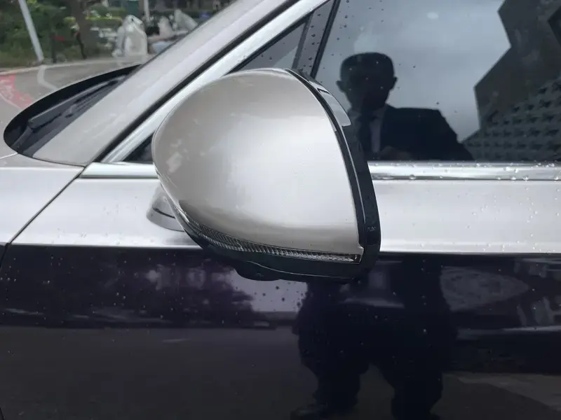 2025 Hongqi H9 с пробегом 10 100 км