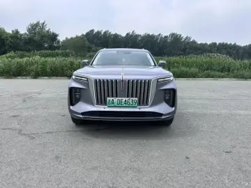 2022 Hongqi E-HS9 с пробегом 19 000 км