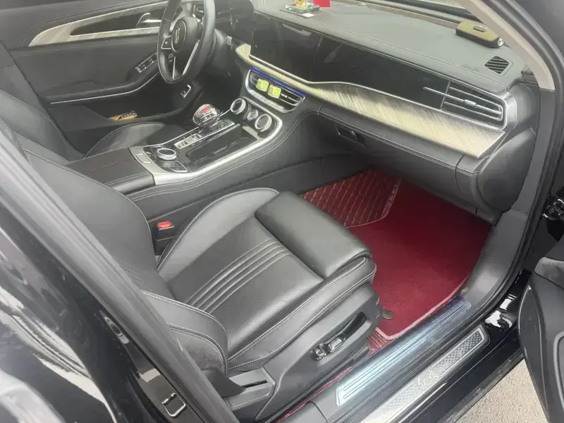 2020 Hongqi H9 с пробегом 85 000 км