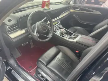 2020 Hongqi H9 с пробегом 85 000 км