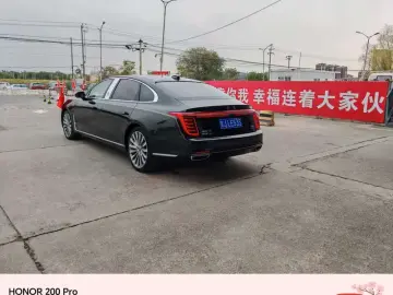 2022 Hongqi H9 с пробегом 50 000 км