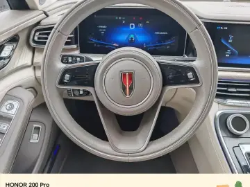 2022 Hongqi H9 с пробегом 50 000 км