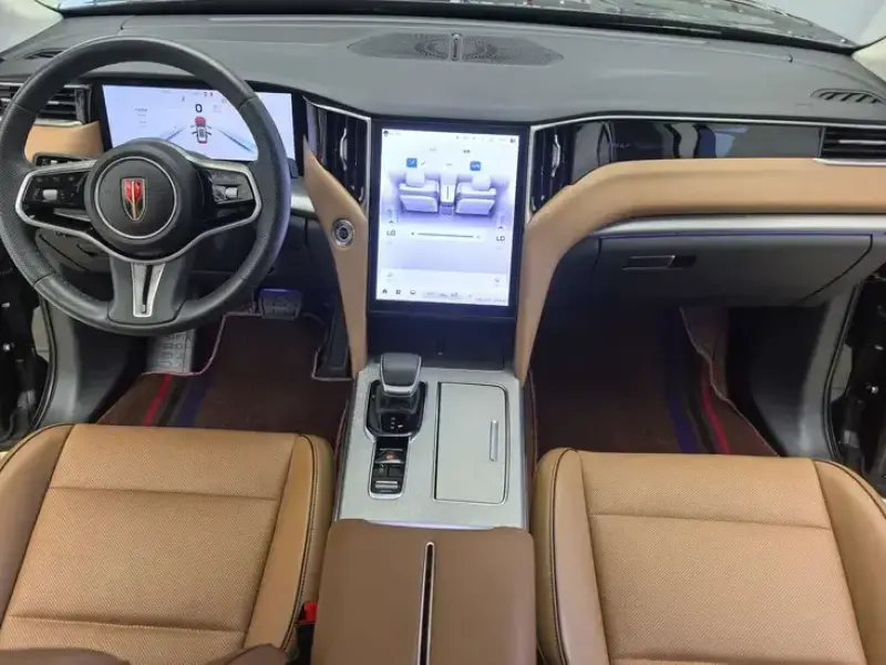 2025 Hongqi HS7 с пробегом 5 200 км