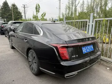 2025 Hongqi H9 с пробегом 1 600 км