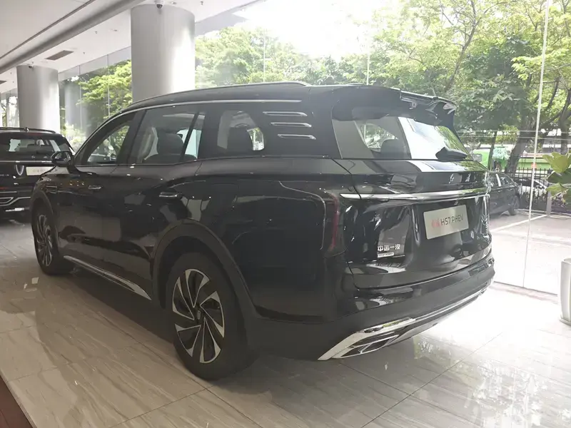 2024 Hongqi HS7 с пробегом 100 км