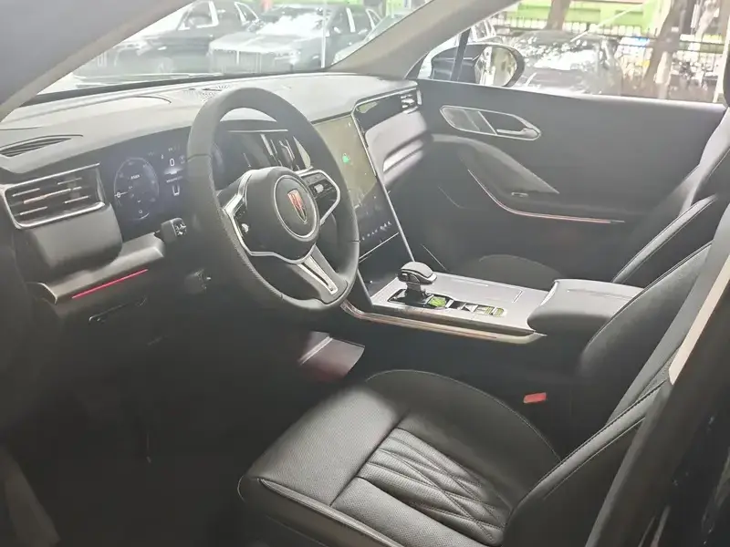 2024 Hongqi HS7 с пробегом 100 км