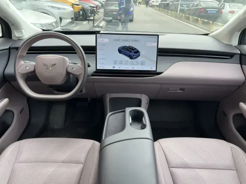 2025 Hongqi Tiangong 06 с пробегом 13 000 км