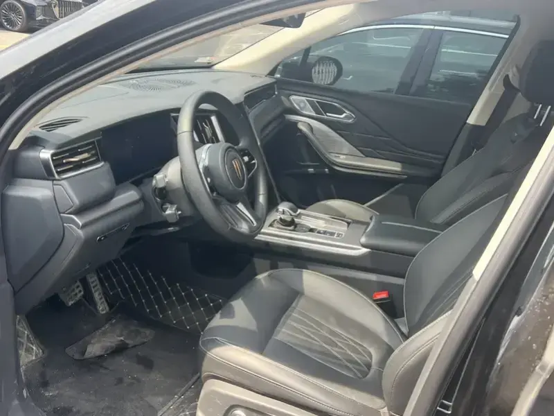 2024 Hongqi HS7 с пробегом 18 800 км