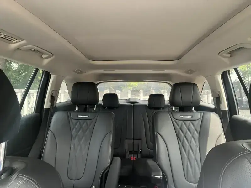 2024 Hongqi HS7 с пробегом 18 800 км