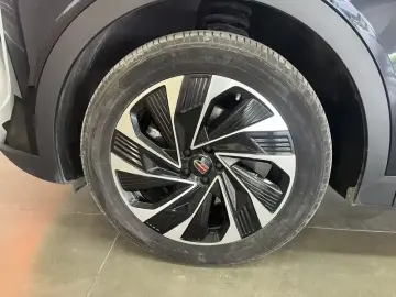2024 Hongqi HS7 с пробегом 31 500 км