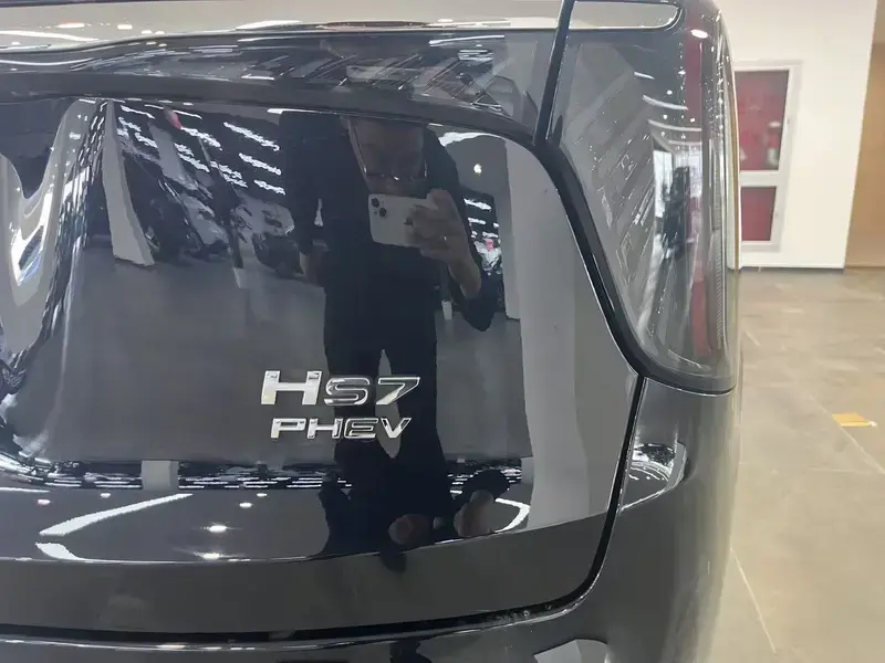 2024 Hongqi HS7 с пробегом 31 500 км
