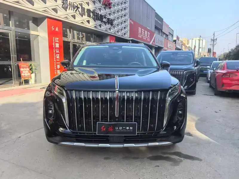 2024 Hongqi HS7 с пробегом 8 000 км