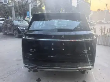 2024 Hongqi HS7 с пробегом 8 000 км