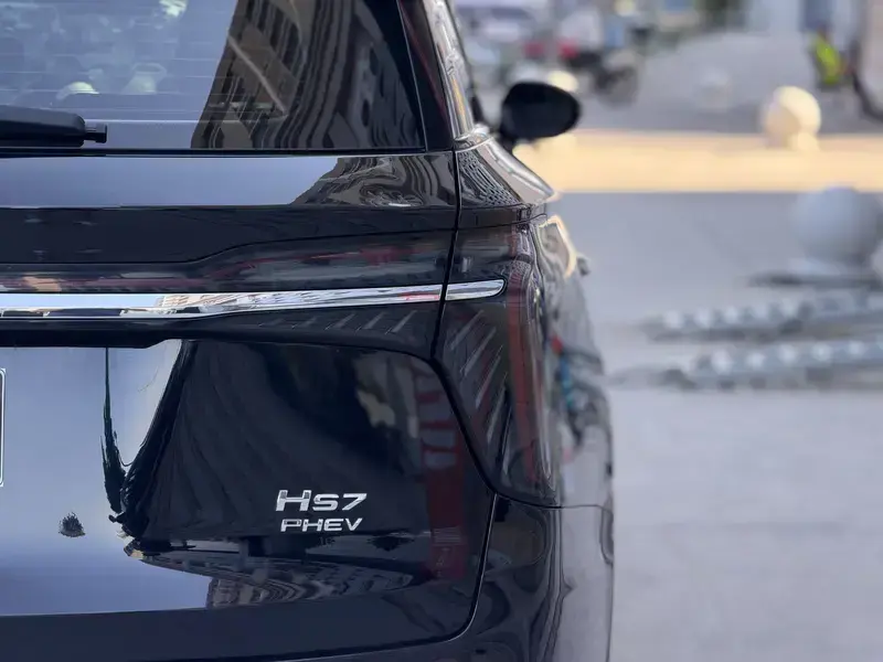 2024 Hongqi HS7 с пробегом 38 000 км