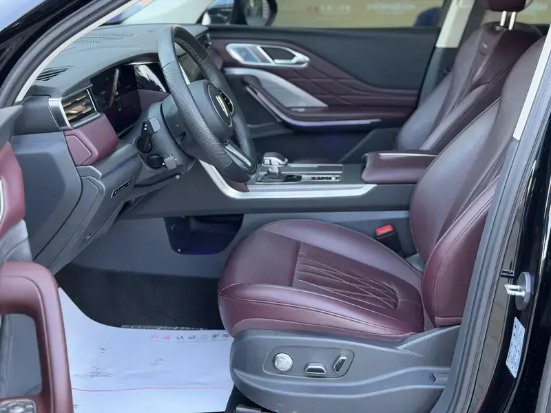 2024 Hongqi HS7 с пробегом 38 000 км