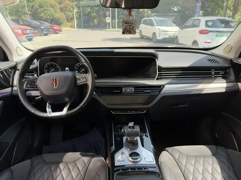 2019 Hongqi HS5 с пробегом 50 000 км