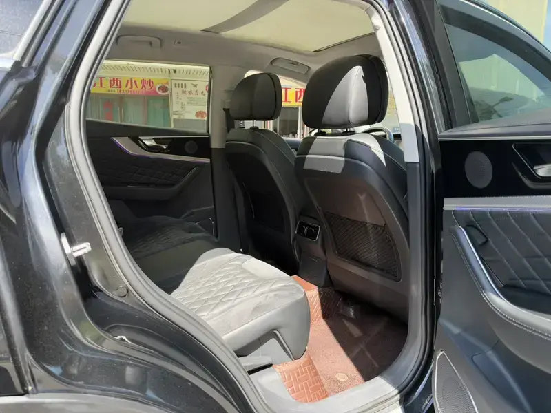 2019 Hongqi HS5 с пробегом 50 000 км