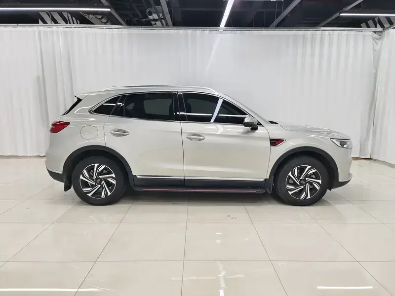 2022 Hongqi HS5 с пробегом 31 100 км