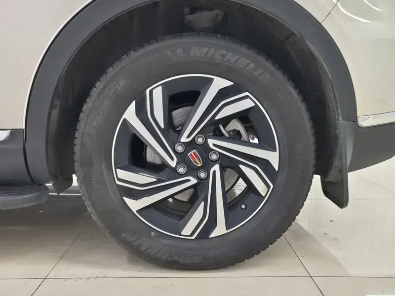 2022 Hongqi HS5 с пробегом 31 100 км