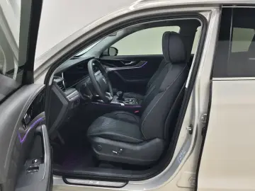 2022 Hongqi HS5 с пробегом 31 100 км