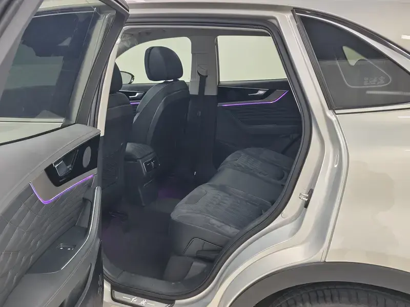 2022 Hongqi HS5 с пробегом 31 100 км