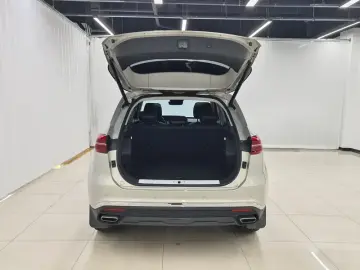 2022 Hongqi HS5 с пробегом 31 100 км