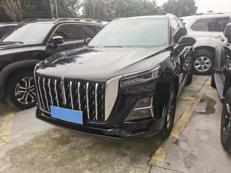 2024 Hongqi HS5 с пробегом 19 000 км