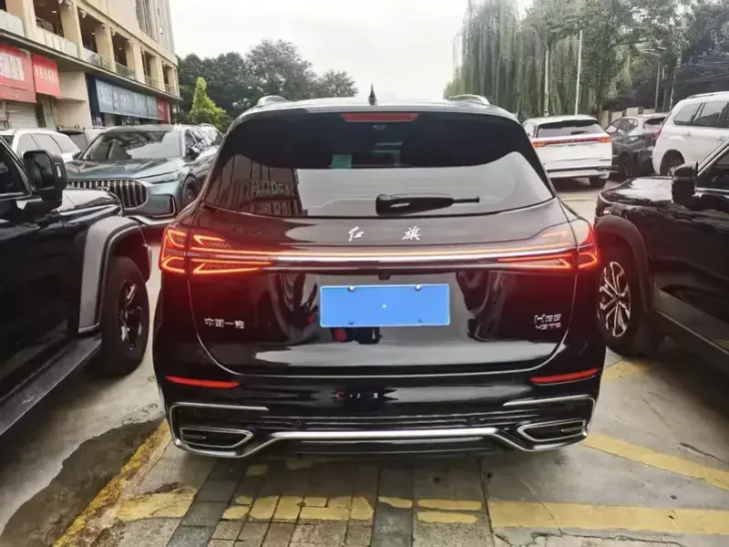 2024 Hongqi HS5 с пробегом 19 000 км