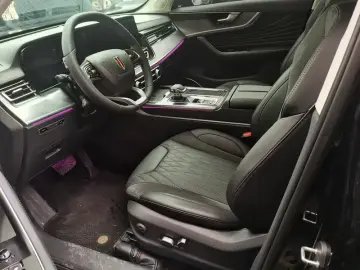 2024 Hongqi HS5 с пробегом 19 000 км