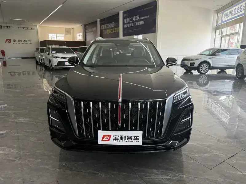 2025 Hongqi HS5 с пробегом 35 000 км