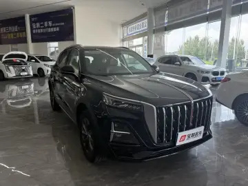 2025 Hongqi HS5 с пробегом 35 000 км