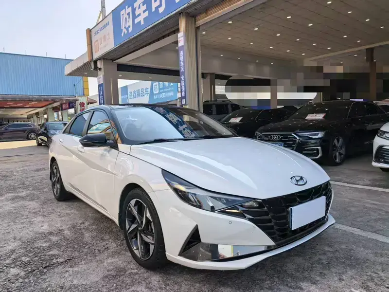 2022 Hyundai Elantra с пробегом 42 000 км
