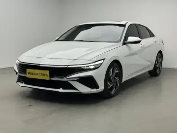 2023 Hyundai Elantra с пробегом 23 700 км