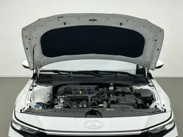 2023 Hyundai Elantra с пробегом 23 700 км